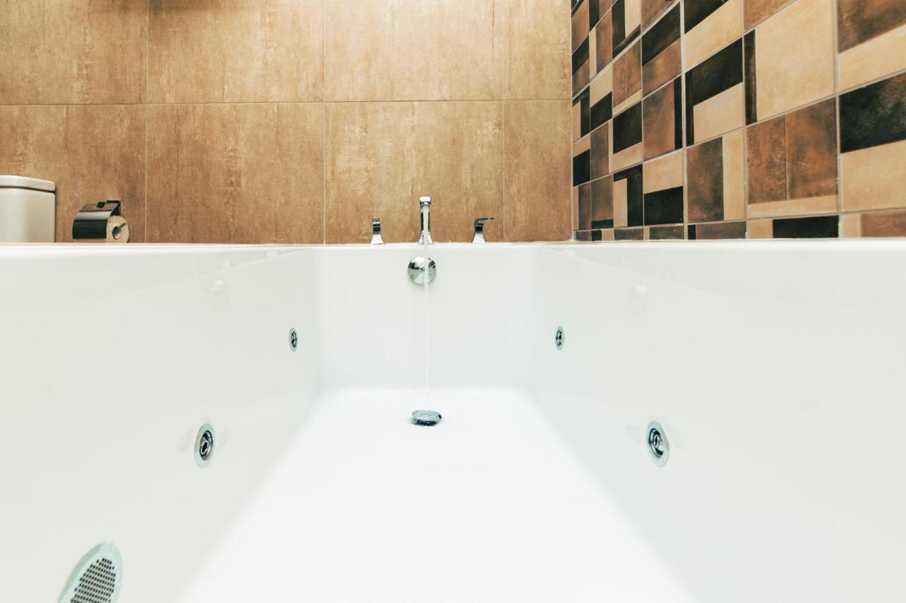 Blackwood Boutique Hotel And Apartments Dar es Salaam Ngoại thất bức ảnh